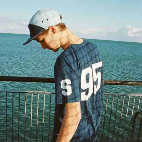 6686体育app金牌作者Gwen