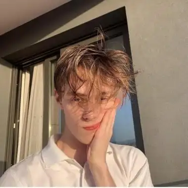 6686体育app铁牌作者Howard