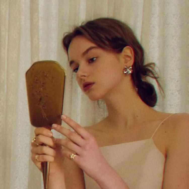 6686体育app金牌作者刺眼的白