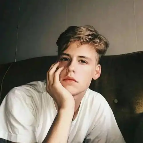 6686体育app钻石作者Brooklyn