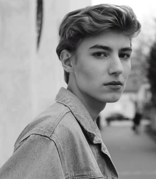 6686体育app铁牌作者Isla