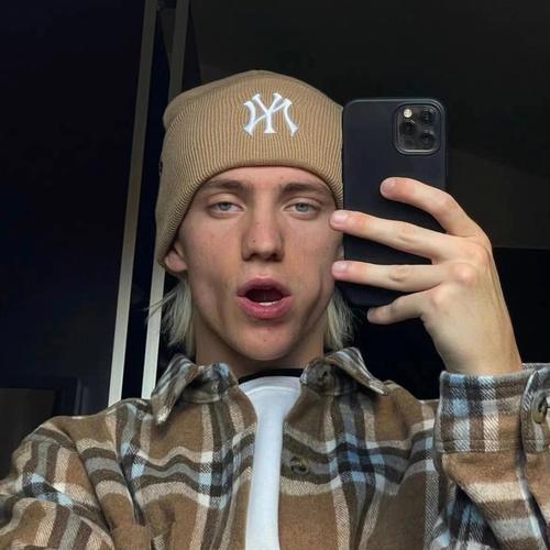 6686体育app铁牌作者Lilah